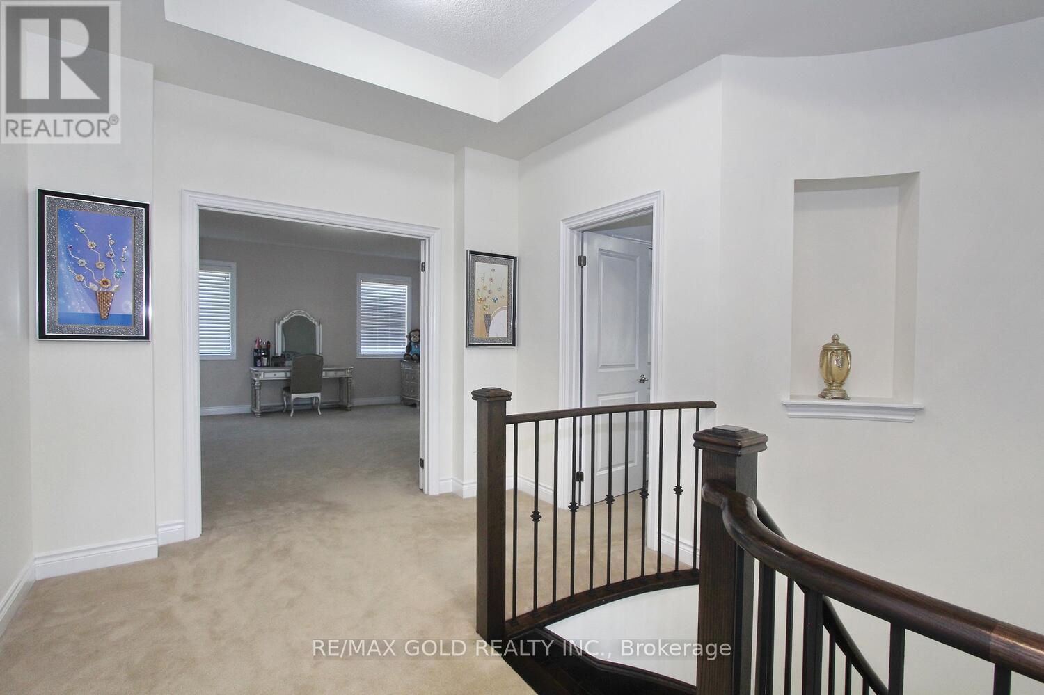 14 Ladbrook Crescent, Brampton, Ontario  L6X 5H6 - Photo 15 - W12092377