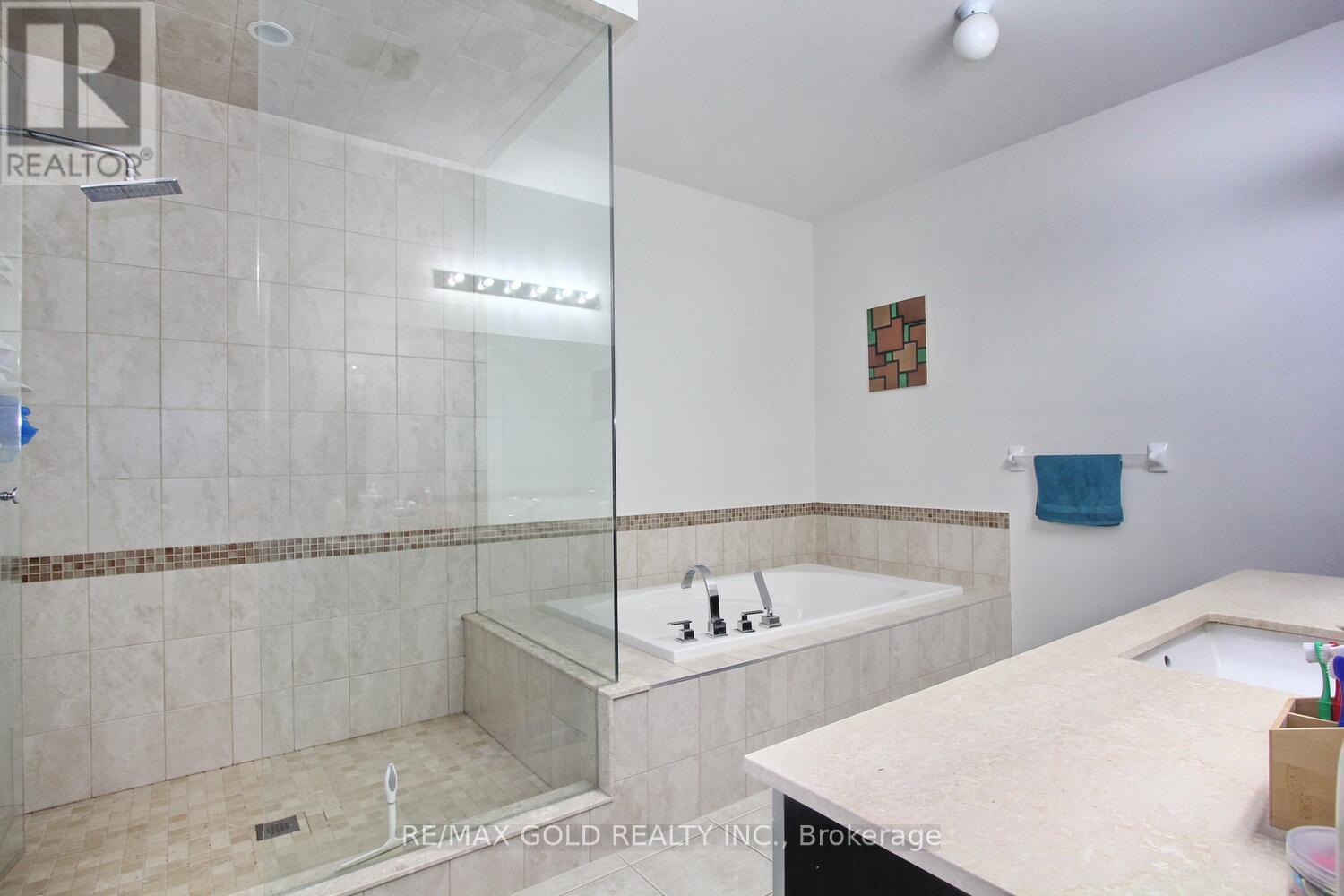 14 Ladbrook Crescent, Brampton, Ontario  L6X 5H6 - Photo 30 - W12092377