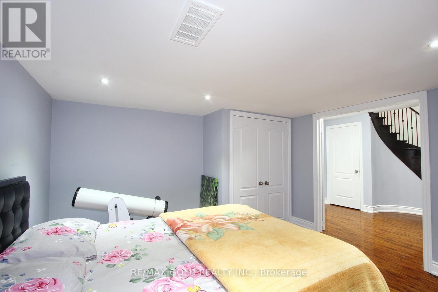 14 Ladbrook Crescent, Brampton, Ontario  L6X 5H6 - Photo 37 - W12092377