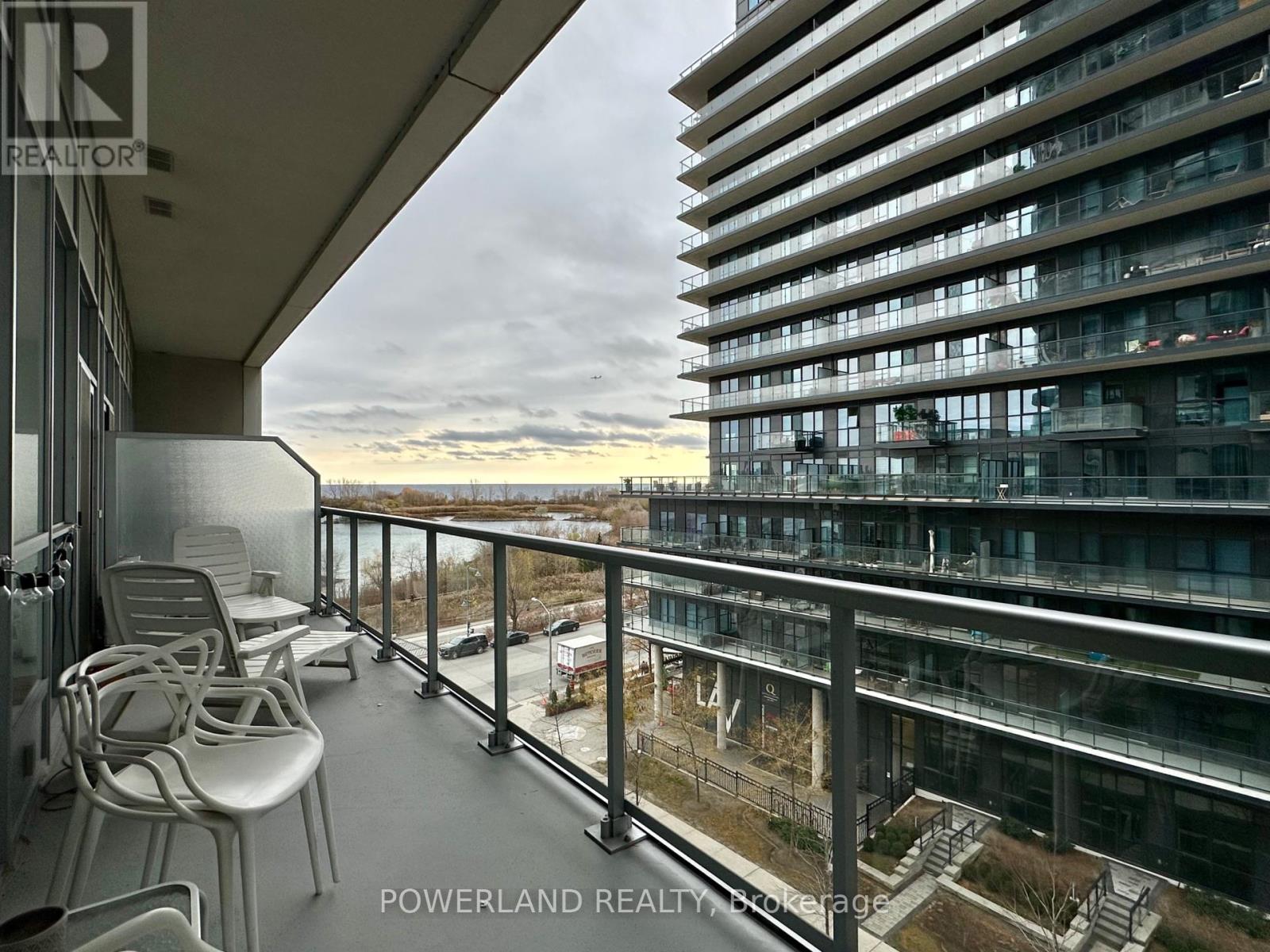 425 - 80 Marine Parade Drive, Toronto (Mimico), Ontario  M8V 0A3 - Photo 2 - W12092511