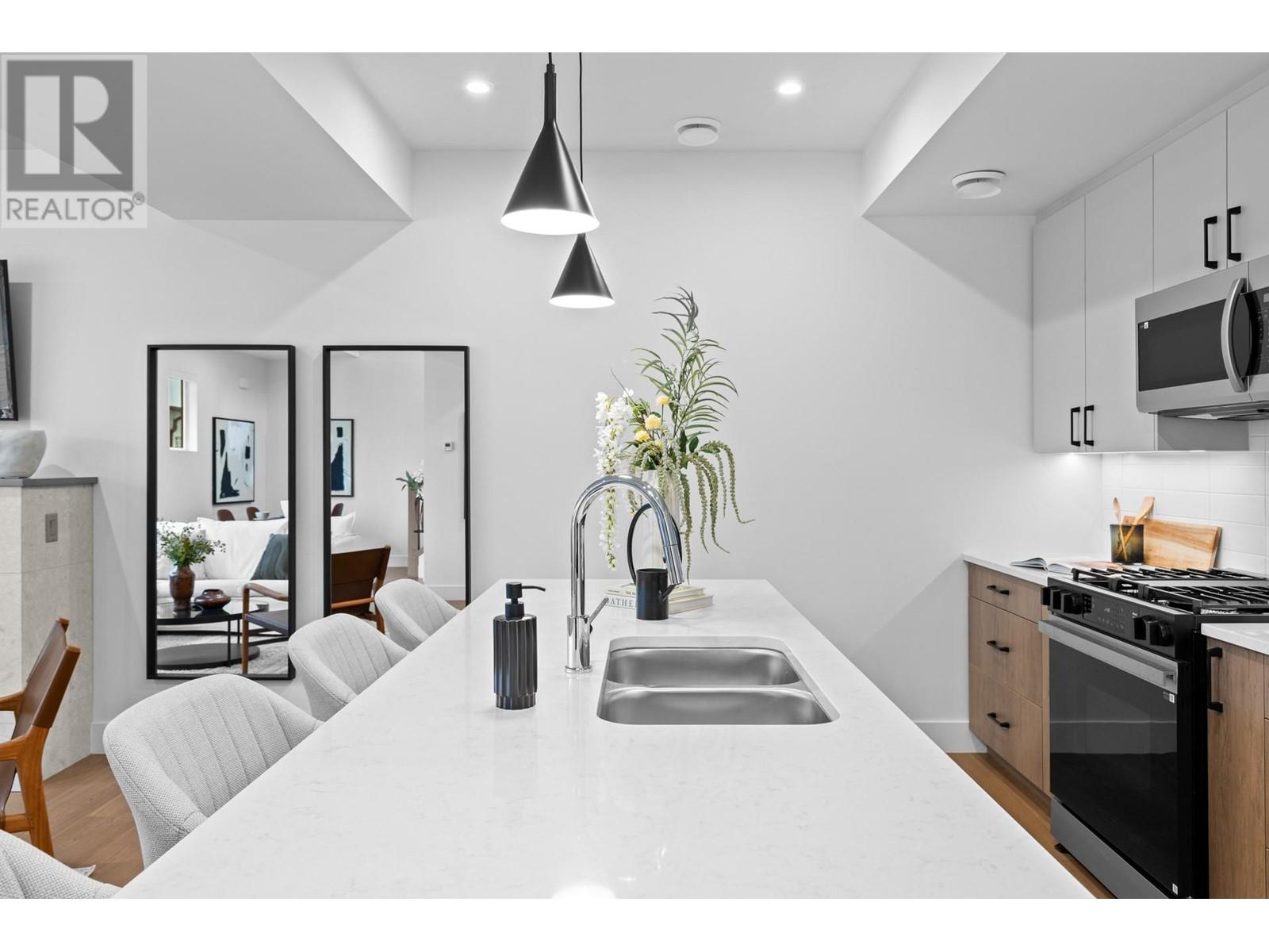 Property at 1463 Inkar Road Unit# 2 image 4