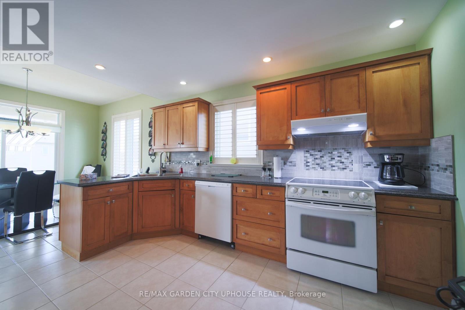 132 Loretta Drive, Niagara-On-The-Lake, Ontario  L0S 1T0 - Photo 9 - X12092162