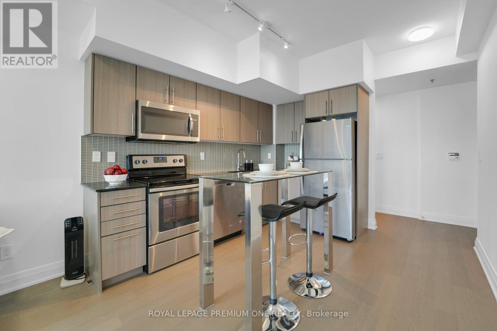 Property at 1510 - 55 SPEERS ROAD image 3