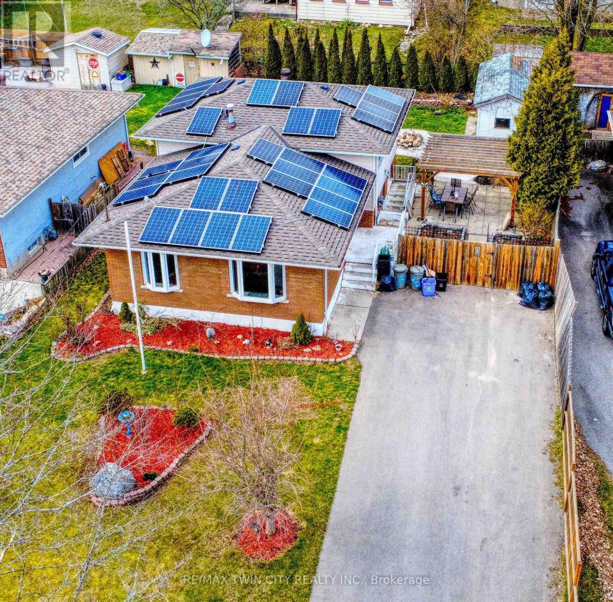 26 Ashton Drive, Norfolk, Ontario  N3Y 2S4 - Photo 3 - X12092488