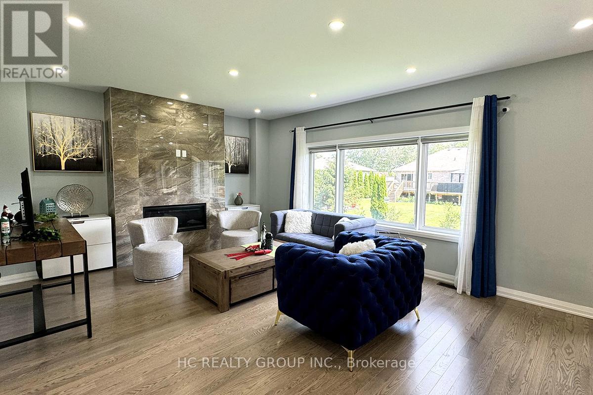 Property at 3729 LAKEPOINT DRIVE S image 3