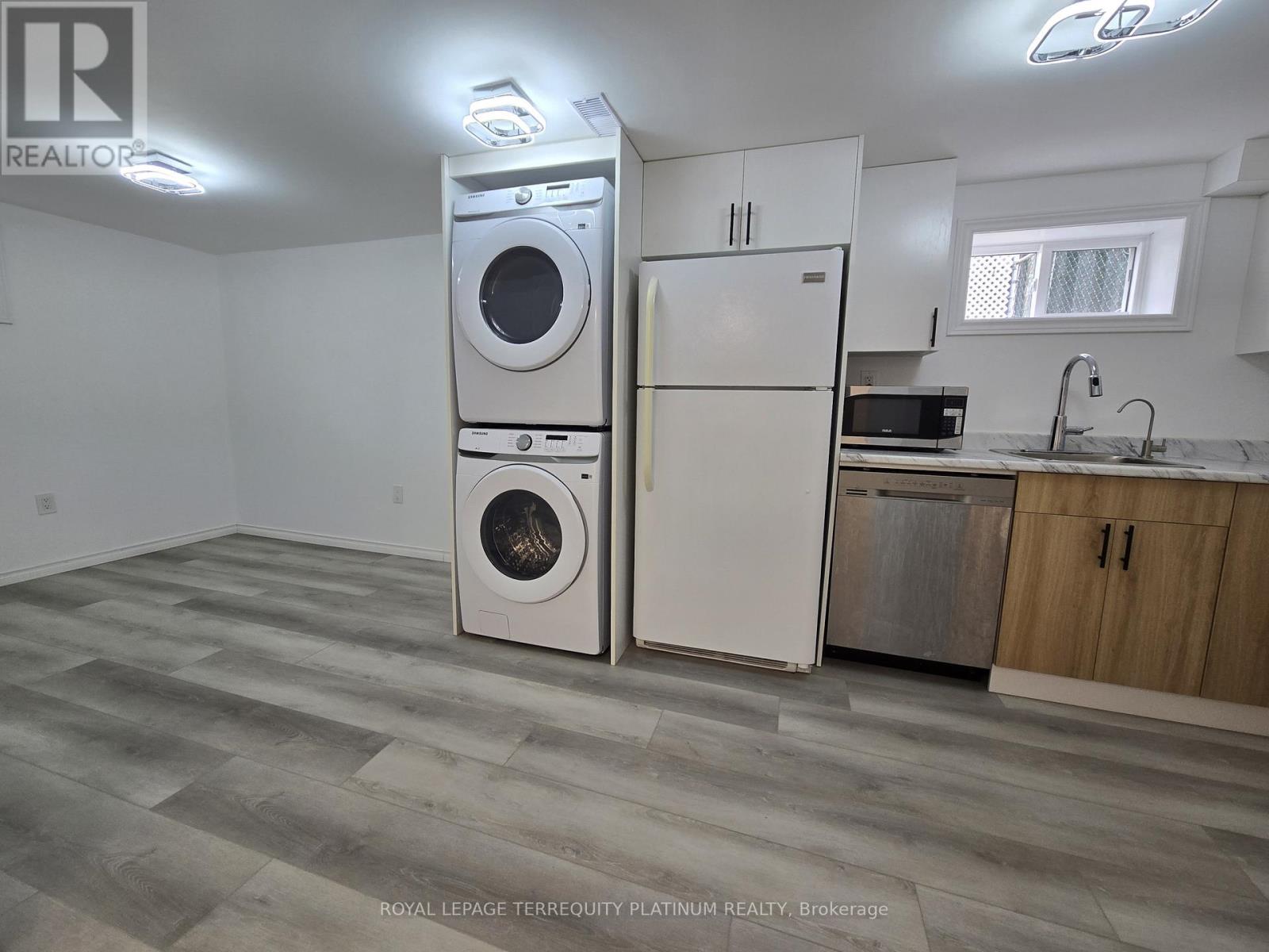 Lower - 144 Longford Drive, Newmarket (Bristol-London), Ontario  L3Y 2Y5 - Photo 10 - N12092386