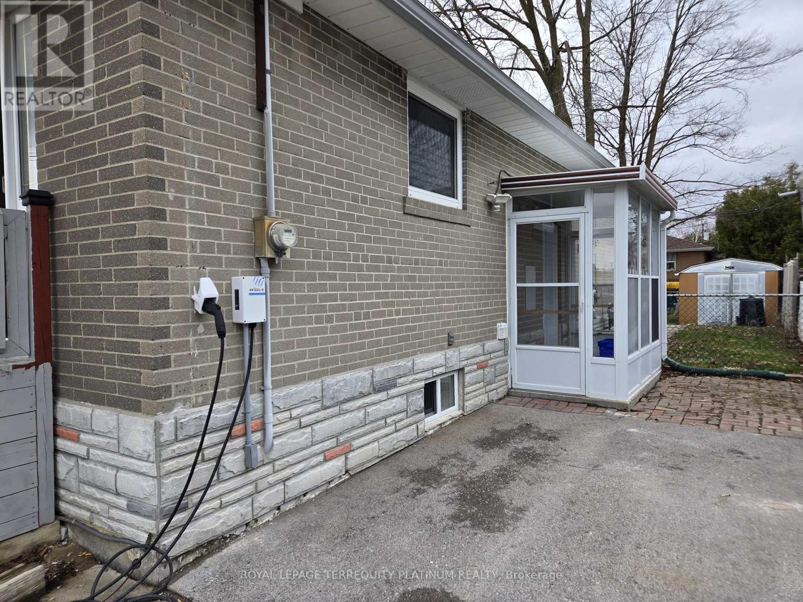 Lower - 144 Longford Drive, Newmarket (Bristol-London), Ontario  L3Y 2Y5 - Photo 3 - N12092386