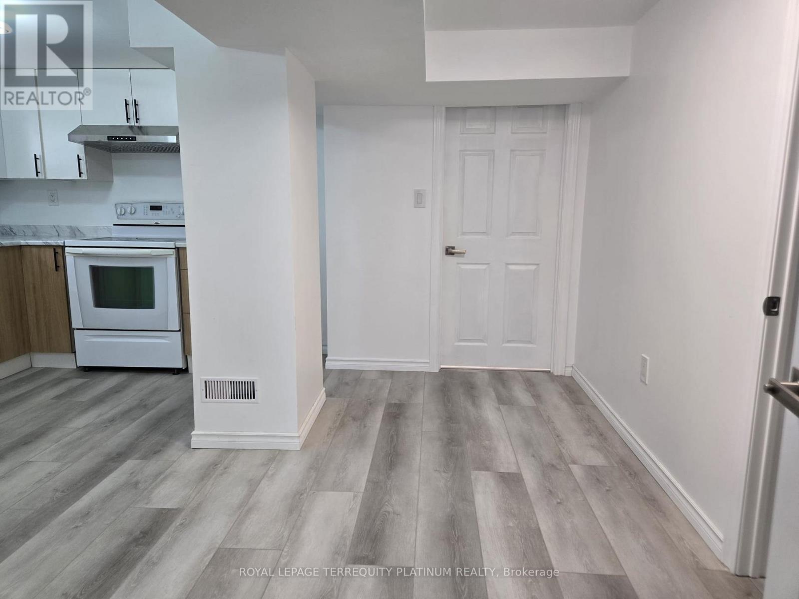 Lower - 144 Longford Drive, Newmarket (Bristol-London), Ontario  L3Y 2Y5 - Photo 6 - N12092386