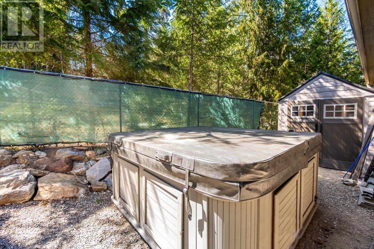 1601 Beech Road, Christina Lake, British Columbia  V0H 1E0 - Photo 26 - 10344220