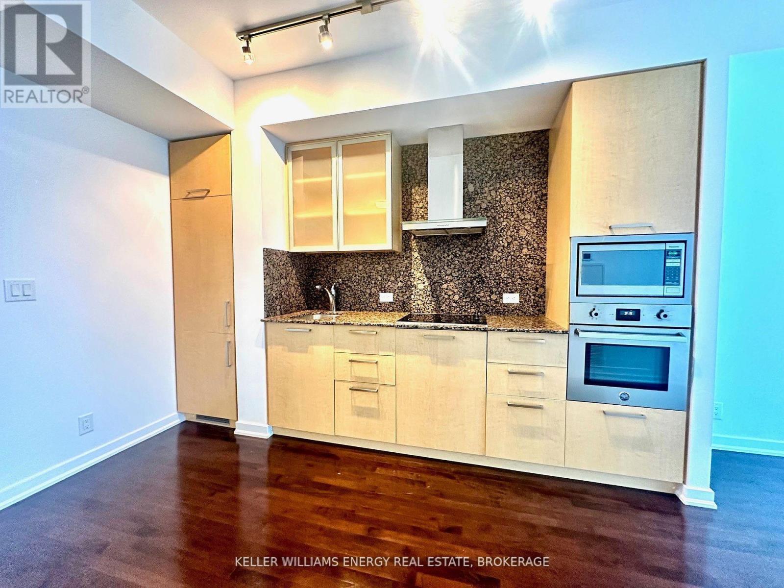 1409 - 12 York Street, Toronto, Ontario  M5J 0A9 - Photo 21 - C12013542