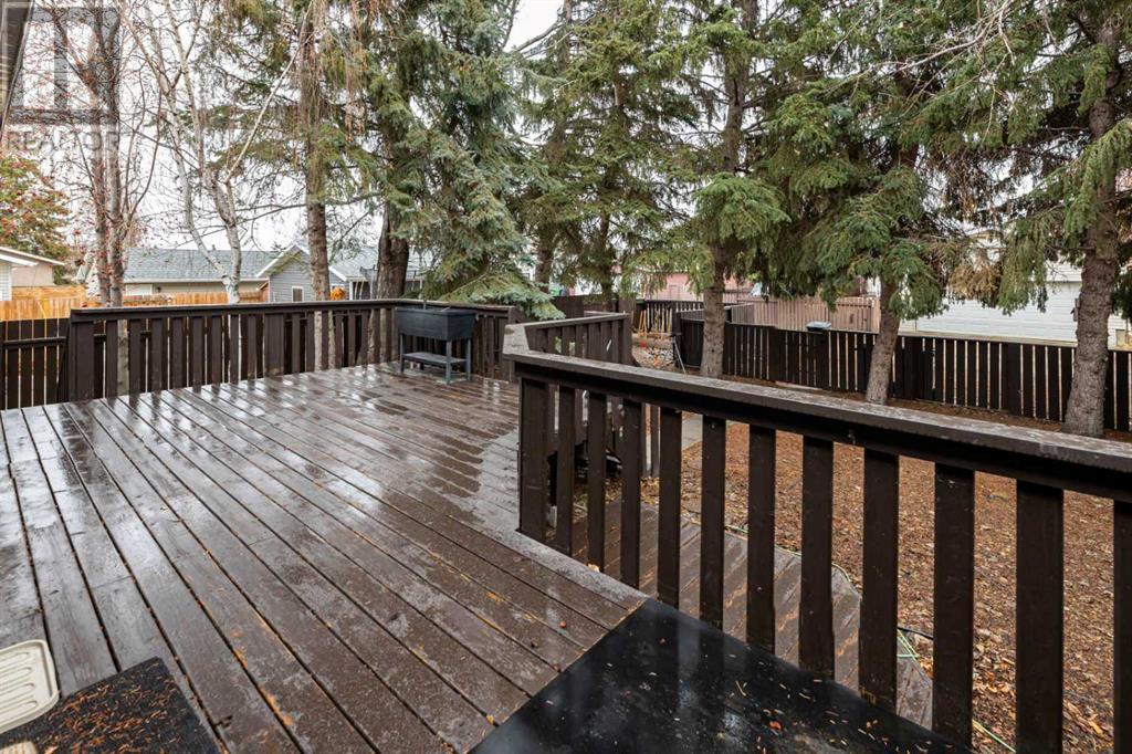71 Barrett Drive, Red Deer, Alberta  T4R 1H2 - Photo 12 - A2206780