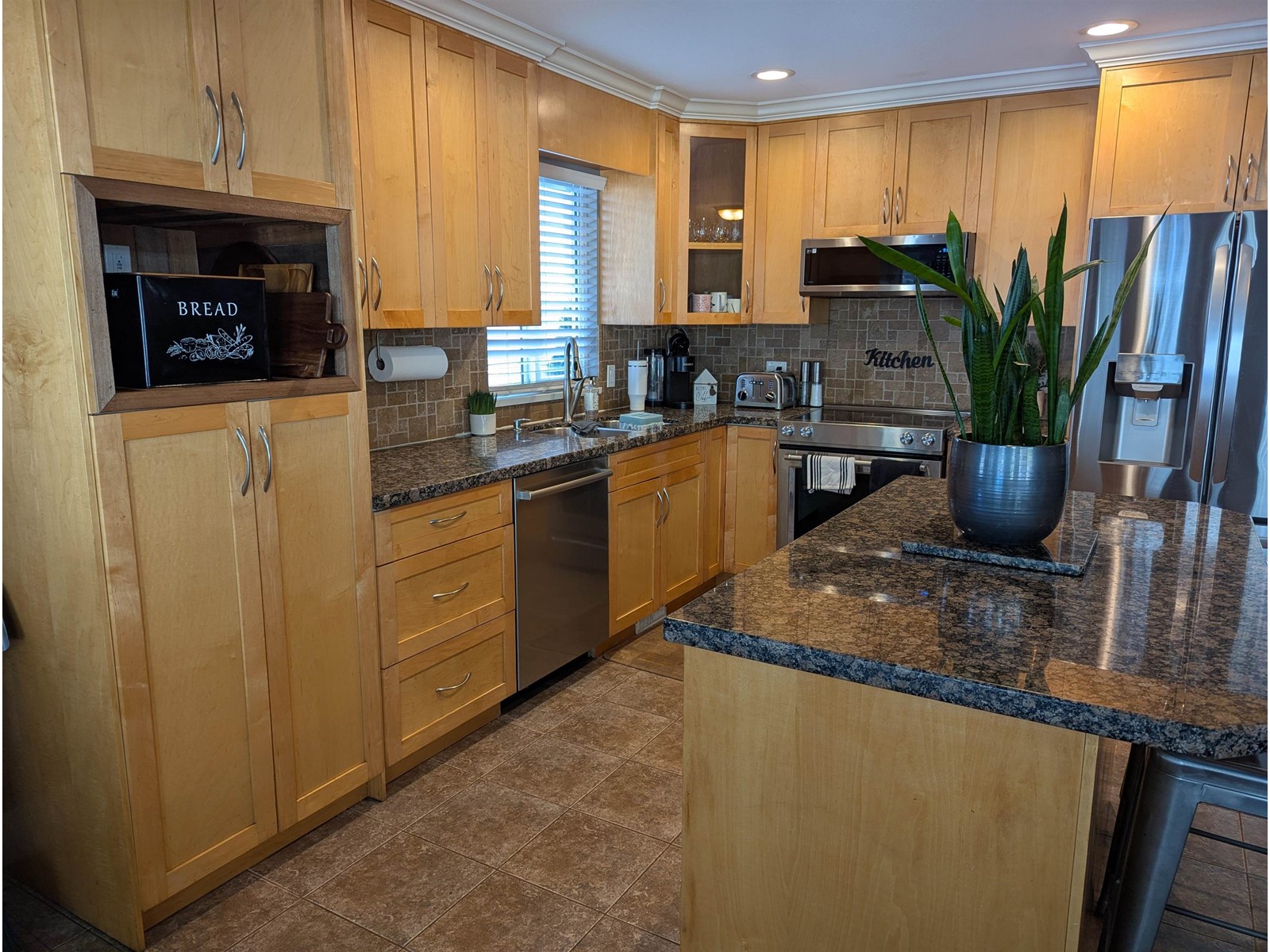 32783 Antelope Avenue, Mission, British Columbia  V2V 7A9 - Photo 6 - R2985717