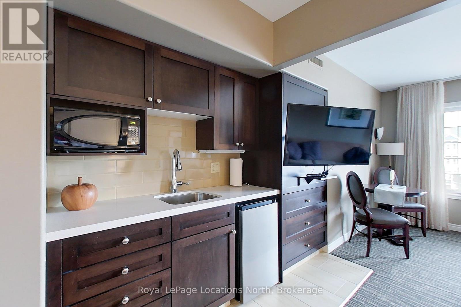 2242/2243 - 90 Highland Drive, Oro-Medonte, Ontario  L0L 2L0 - Photo 4 - S12092574