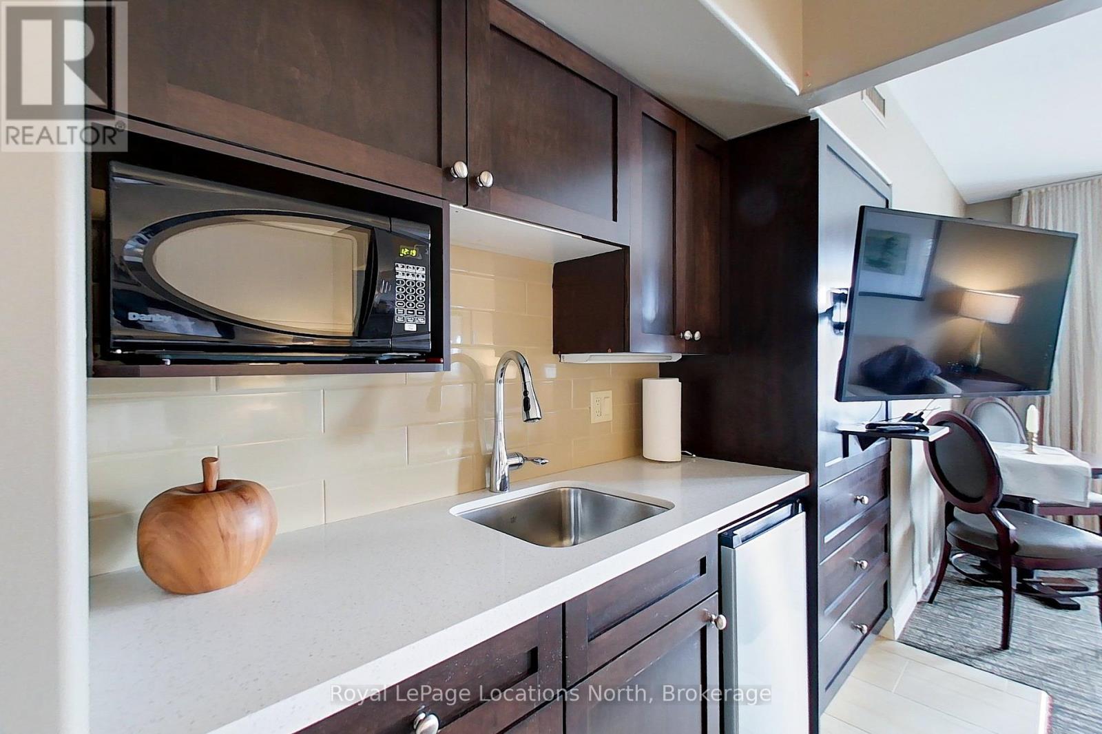 2242/2243 - 90 Highland Drive, Oro-Medonte, Ontario  L0L 2L0 - Photo 5 - S12092574