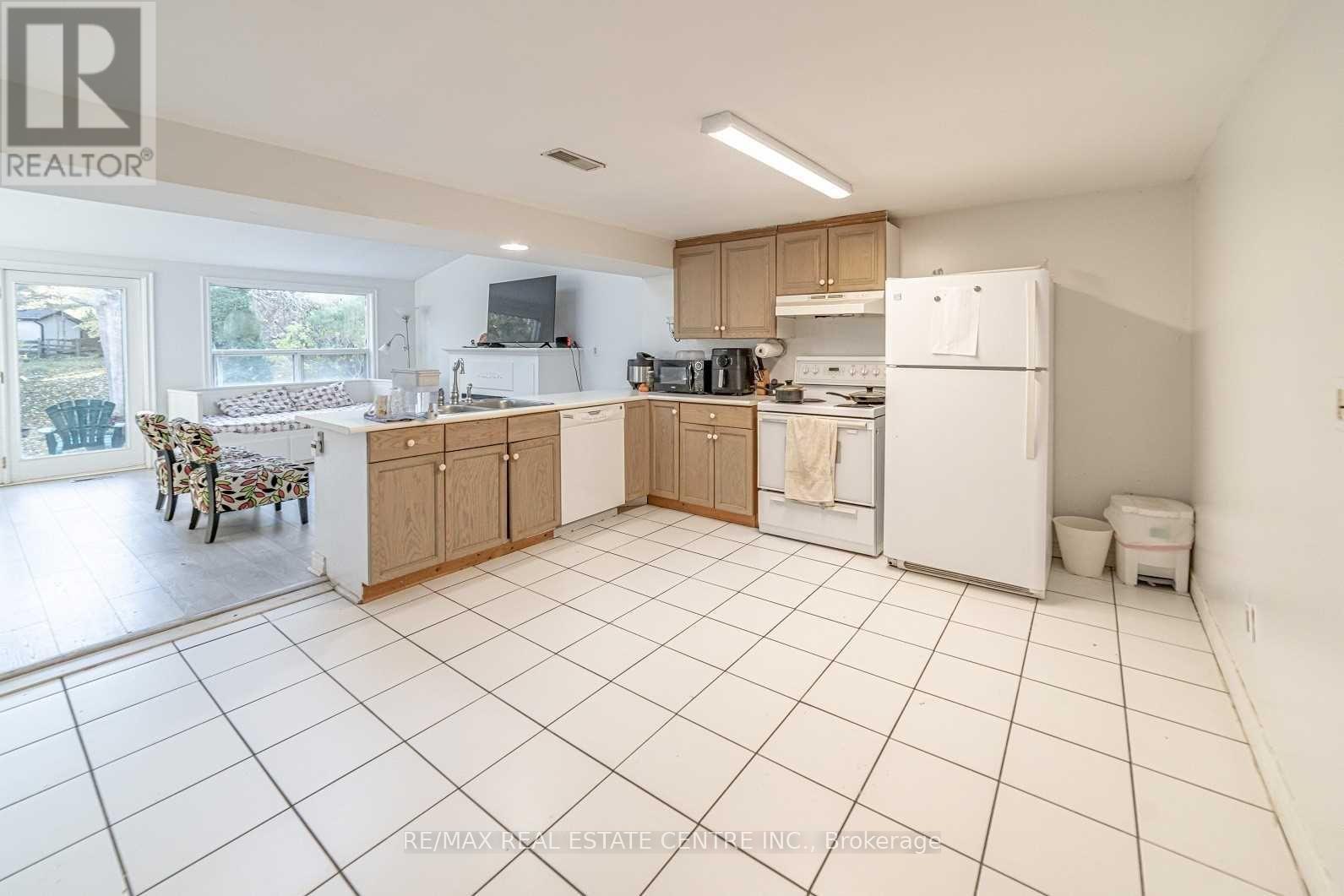 1514 Drymen Crescent, Mississauga, Ontario  L5G 2P2 - Photo 9 - W12092580