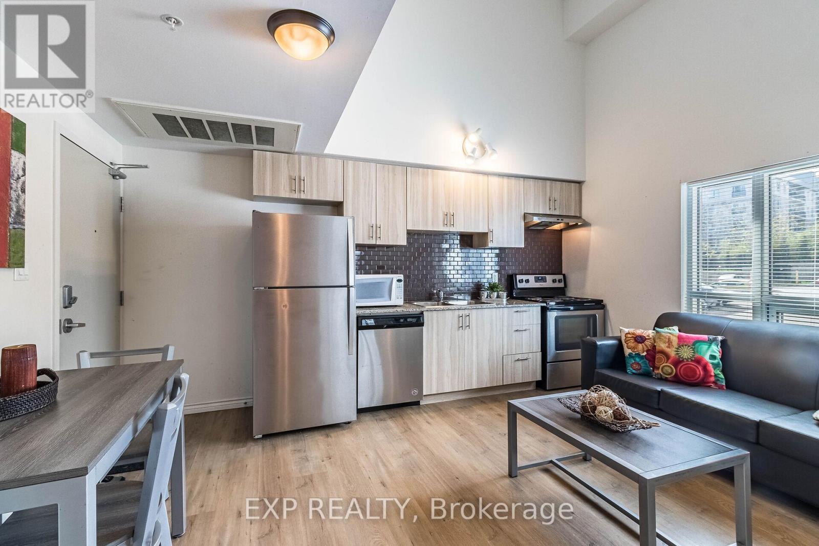 G116 - 275 Larch Street, Waterloo, Ontario  N2L 3R2 - Photo 8 - X12092591