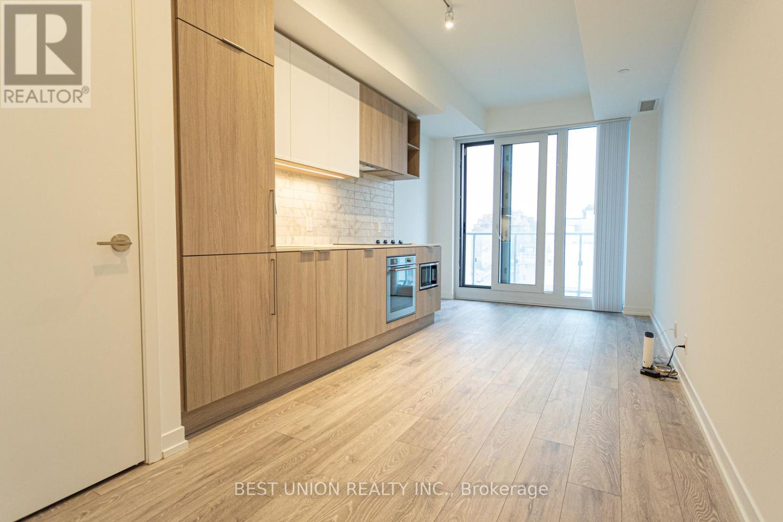 828 - 2020 BATHURST STREET, Toronto, Ontario