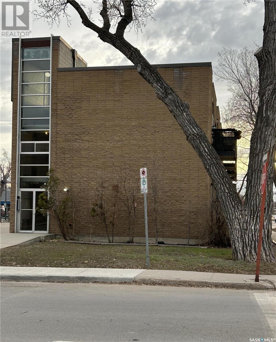 Property at 8 2104 McIntyre STREET image 3