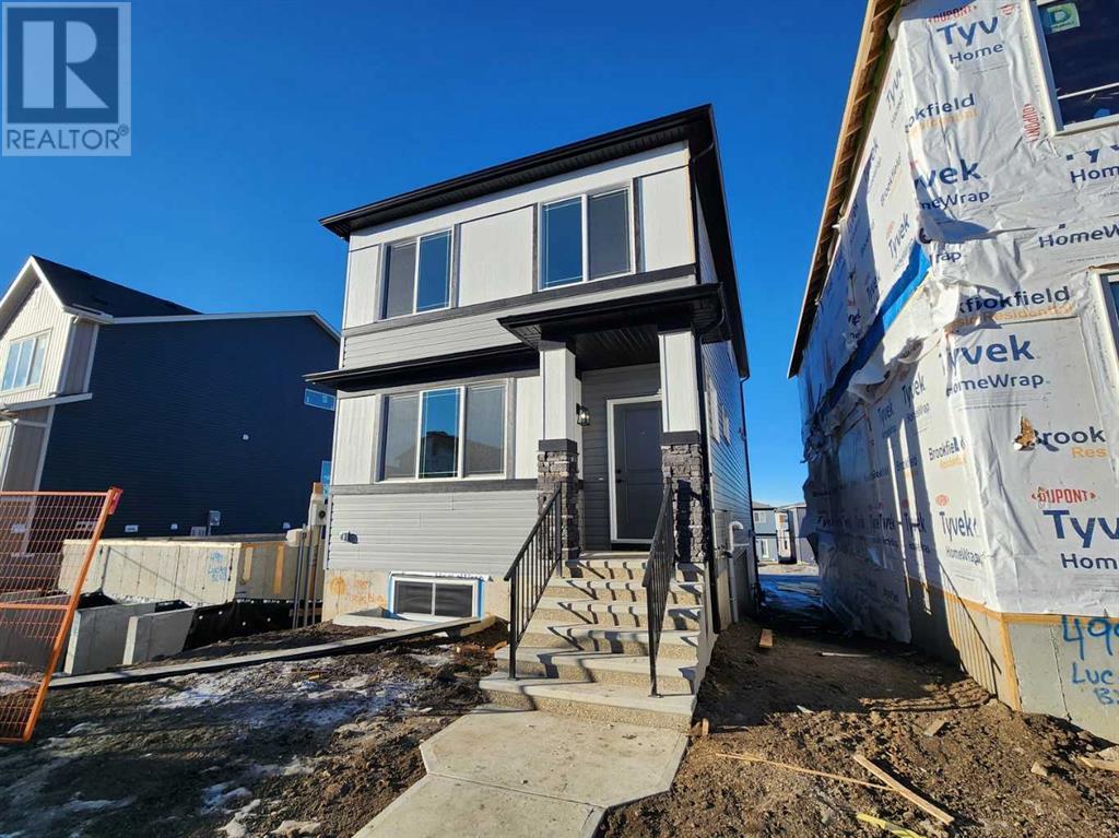 Property at 495 Lucas Boulevard NW image 2