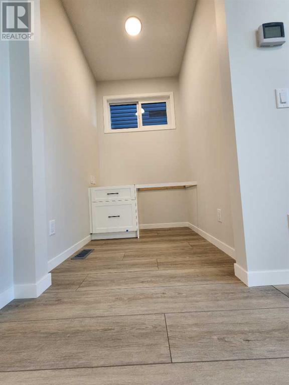 Property at 105 Lucas Place NW image 4