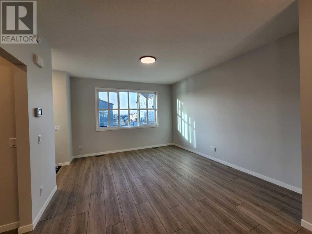 Property at 105 Lucas Place NW image 5