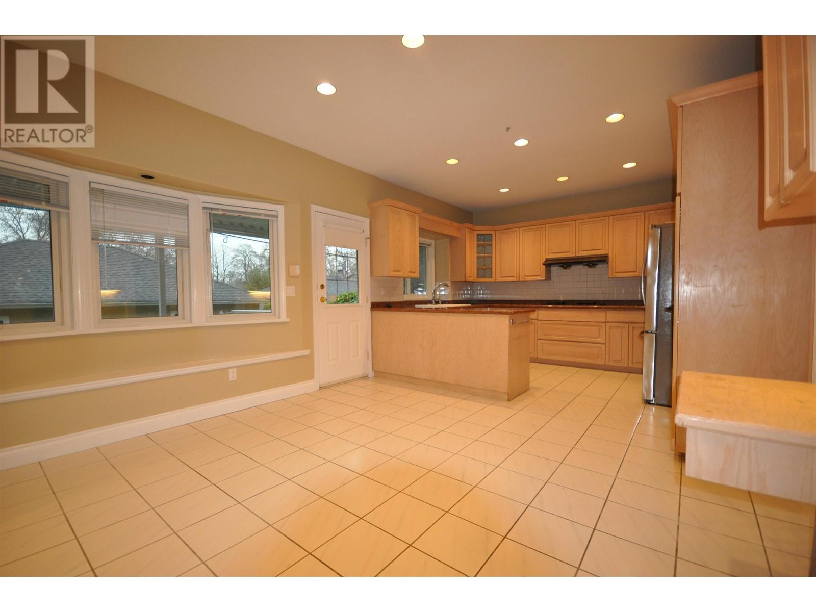 2415 W 13th Avenue, Vancouver, British Columbia  V6K 2S7 - Photo 8 - R2990694