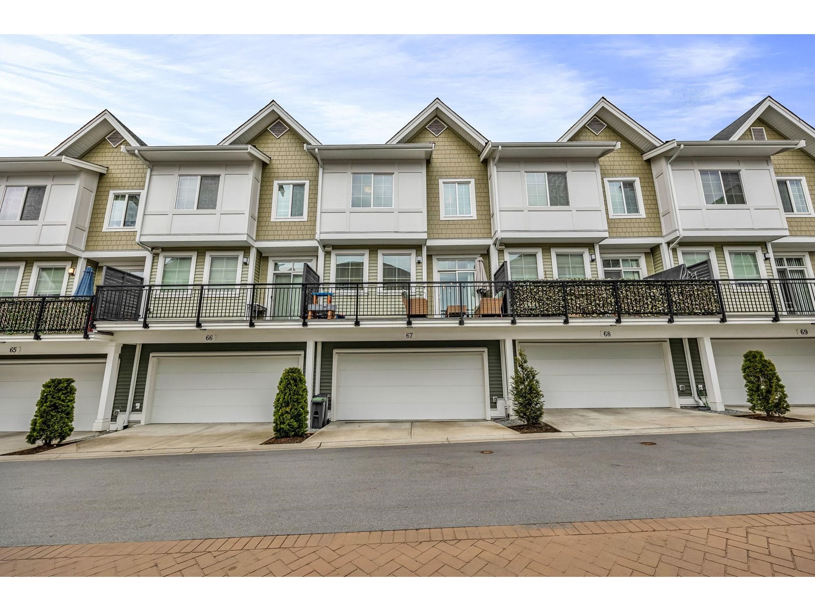 Property at 67 20180 84 AVENUE image 2