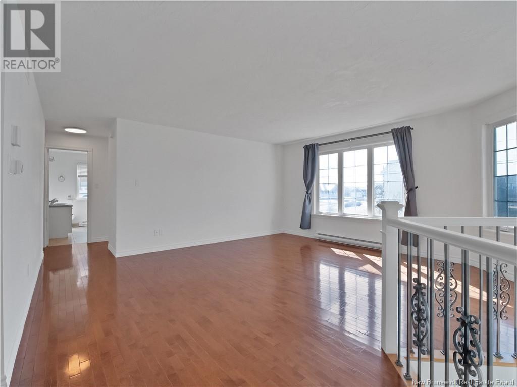 Property at 363 Rennick image 4