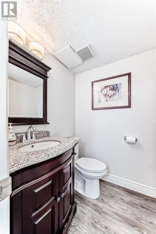 733 Sandringham Place Nw, Calgary, Alberta  T3k 3z1 - Photo 12 - A2206928