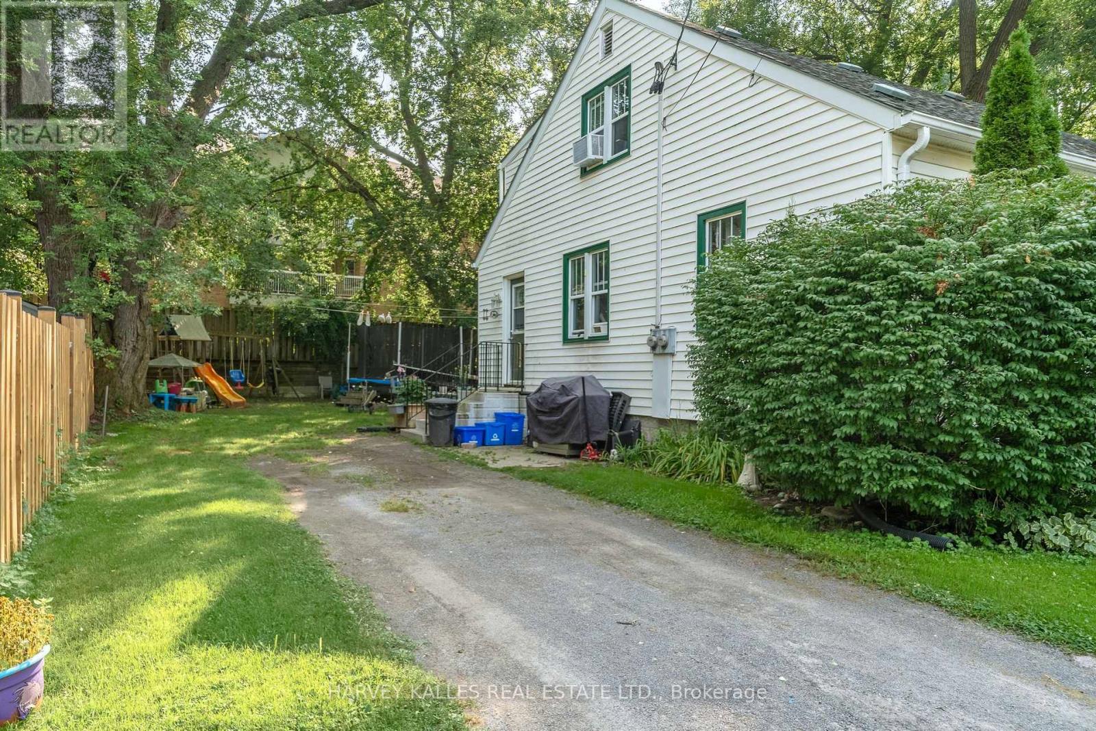 31- 33 Washburn Street, Prince Edward County (Picton Ward), Ontario  K0K 2T0 - Photo 8 - X12092636