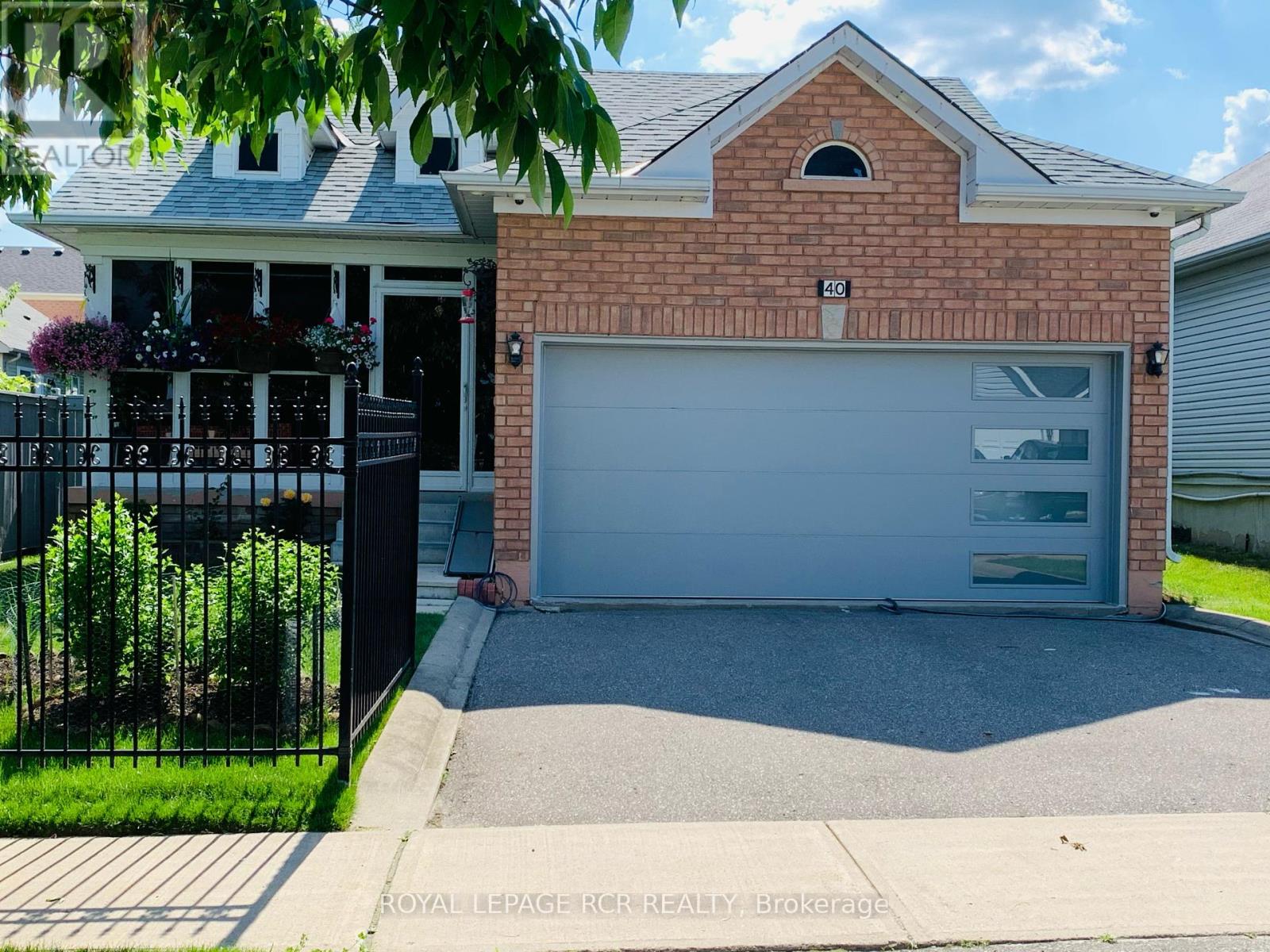 Property at 40 SILVERSTONE CRESCENT image 1