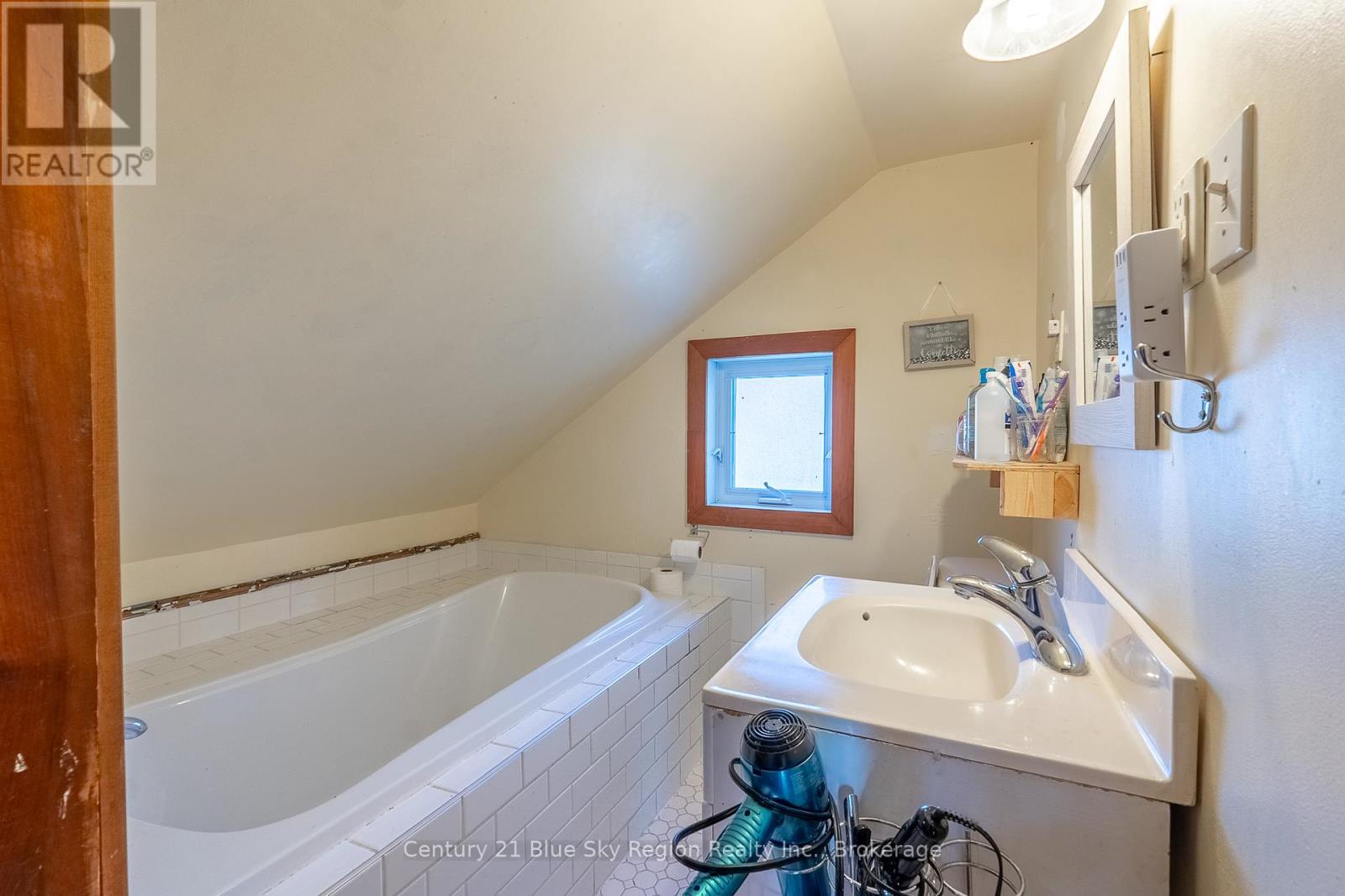 404 Highway 534, Powassan, Ontario  P0H 1Z0 - Photo 28 - X12080582
