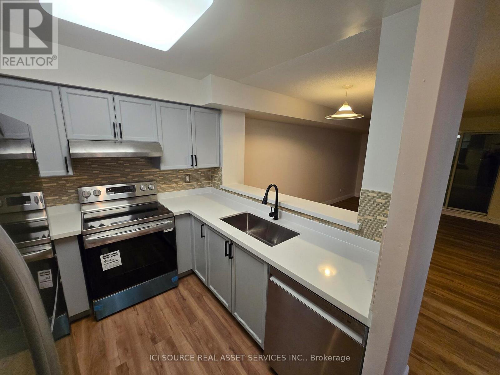 Ph 306 - 5 Emerald Lane, Vaughan, Ontario  L4J 8P7 - Photo 5 - N12092645