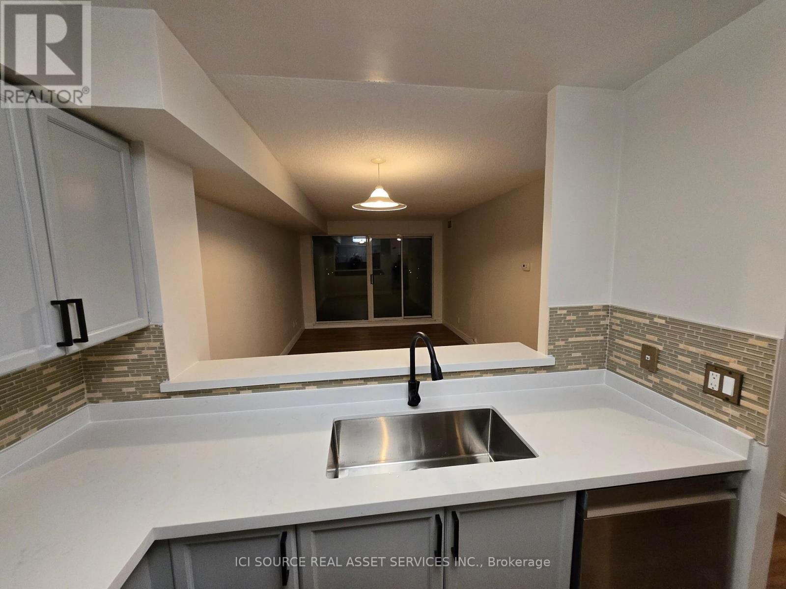 Ph 306 - 5 Emerald Lane, Vaughan, Ontario  L4J 8P7 - Photo 7 - N12092645