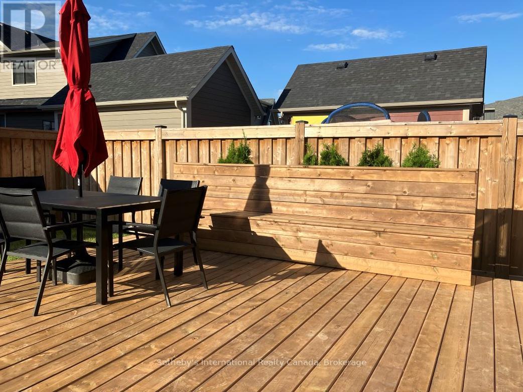 165 Yellow Birch Crescent, Blue Mountains, Ontario  L9Y 0Y5 - Photo 3 - X12092652