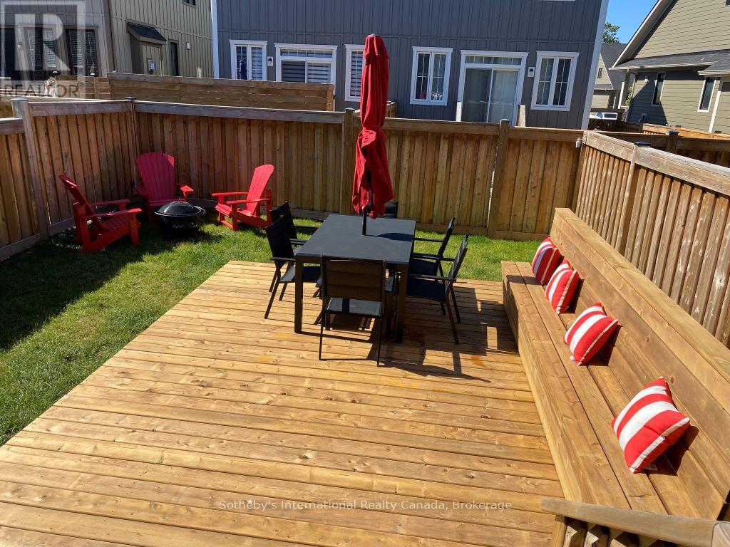 165 Yellow Birch Crescent, Blue Mountains, Ontario  L9Y 0Y5 - Photo 5 - X12092652
