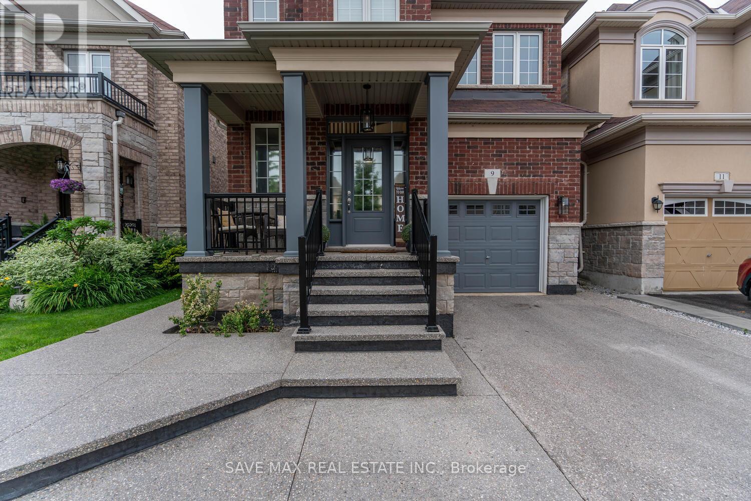 Property at 9 UPPER CANADA COURT image 2