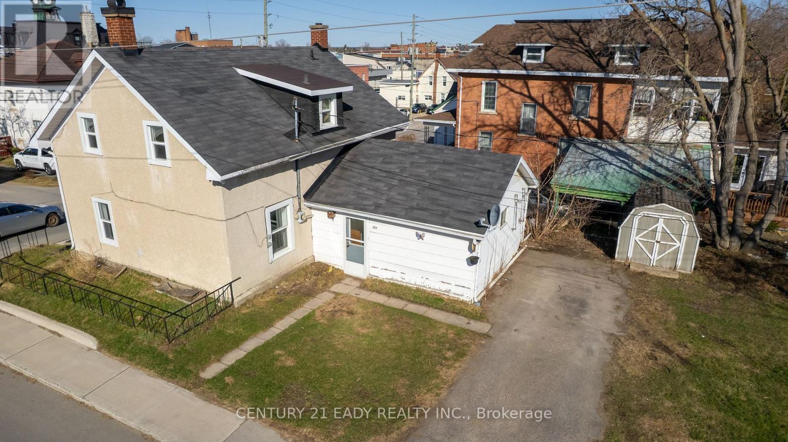 Property at 261 PLAUNT STREET S image 5