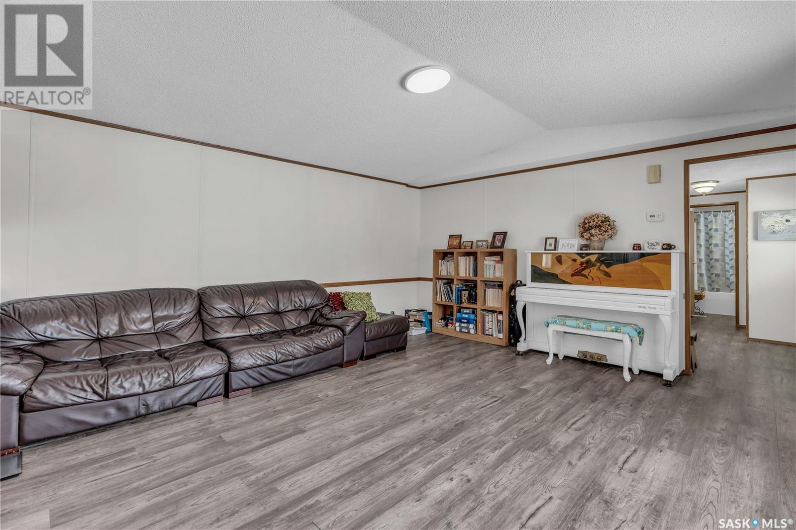 208 Tyvan Street, Francis, Saskatchewan  S0G 1V0 - Photo 18 - SK999672