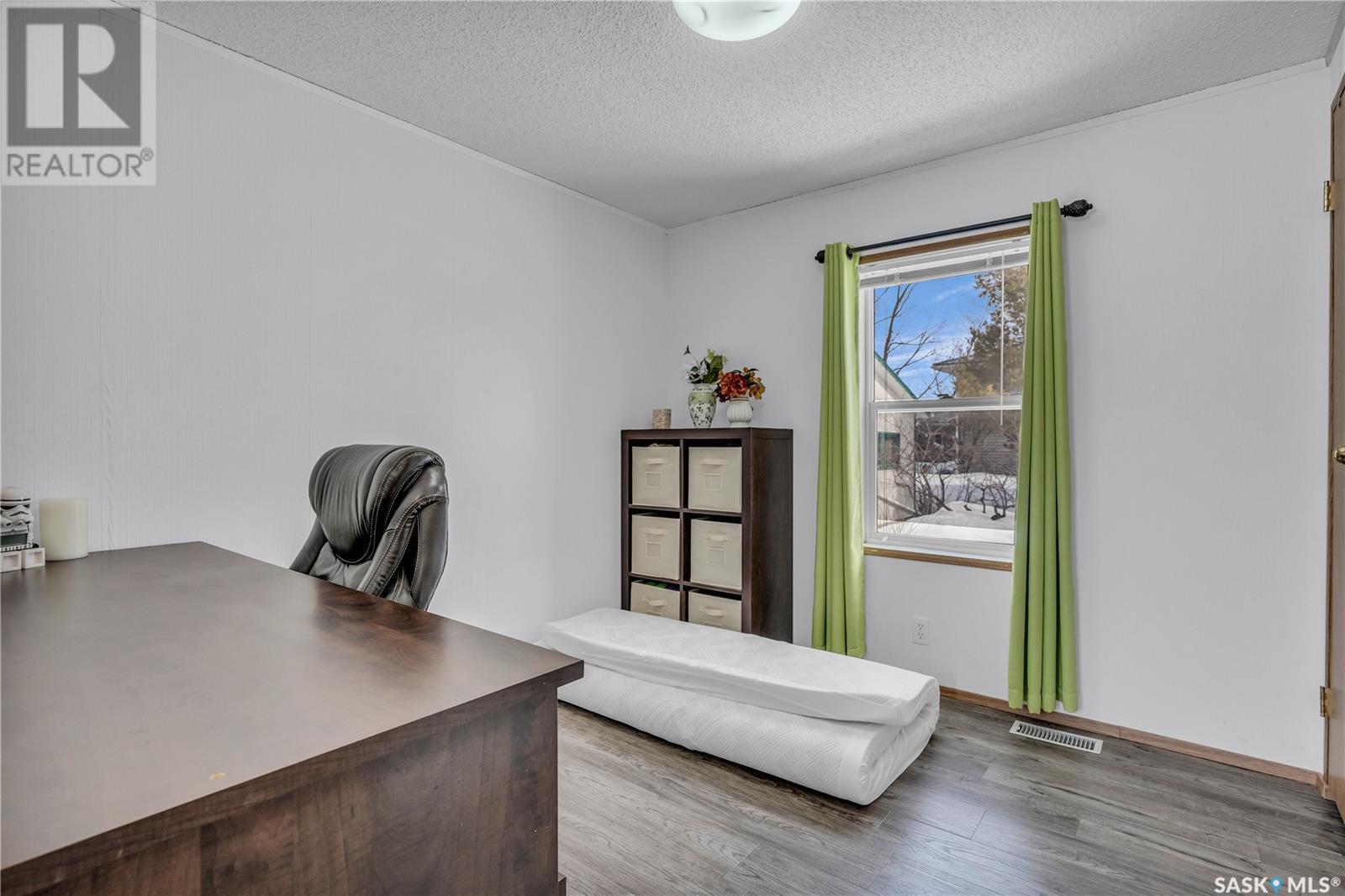 208 Tyvan Street, Francis, Saskatchewan  S0G 1V0 - Photo 30 - SK999672
