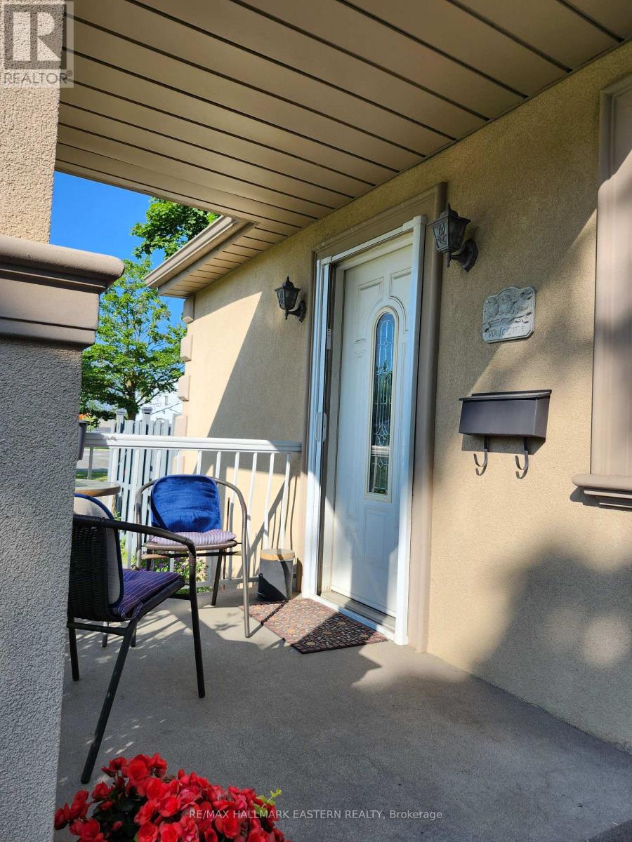 3072 Mcnaughton Avenue, Mississauga, Ontario  L4T 1R7 - Photo 33 - W12056415