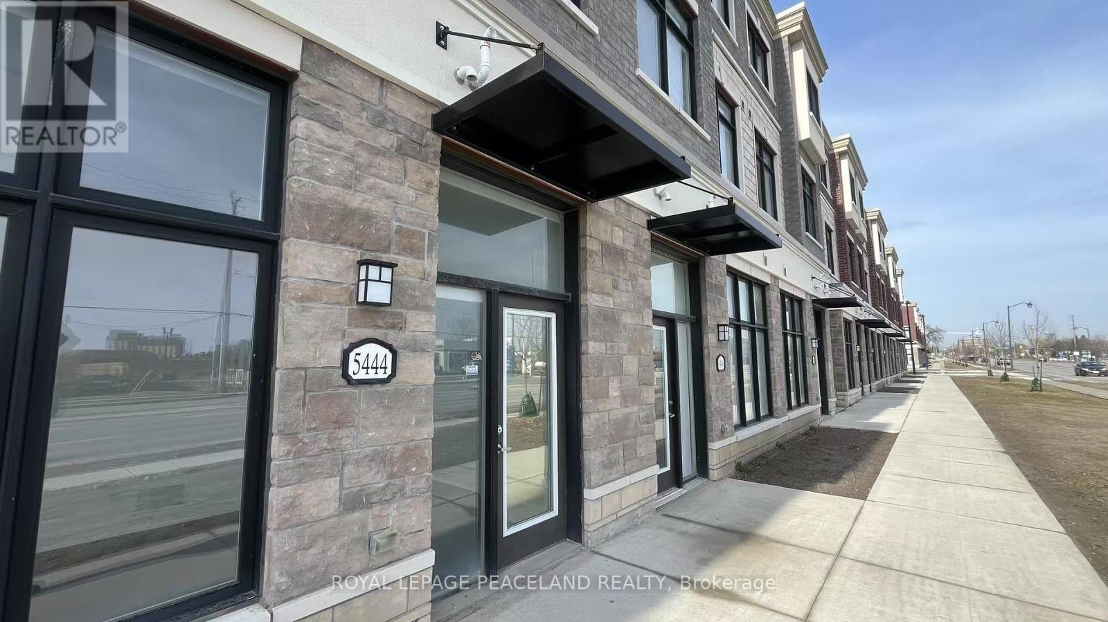 Ground Floor - 5444 Main Street, Whitchurch-Stouffville, Ontario  L4A 4W8 - Photo 1 - N12092697