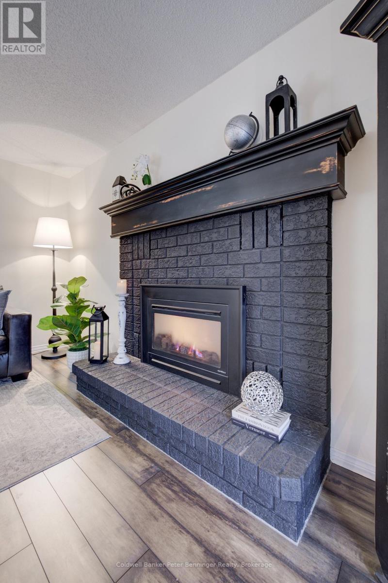 275 Canterbury Drive, Waterloo, Ontario  N2K 3C4 - Photo 23 - X12092725