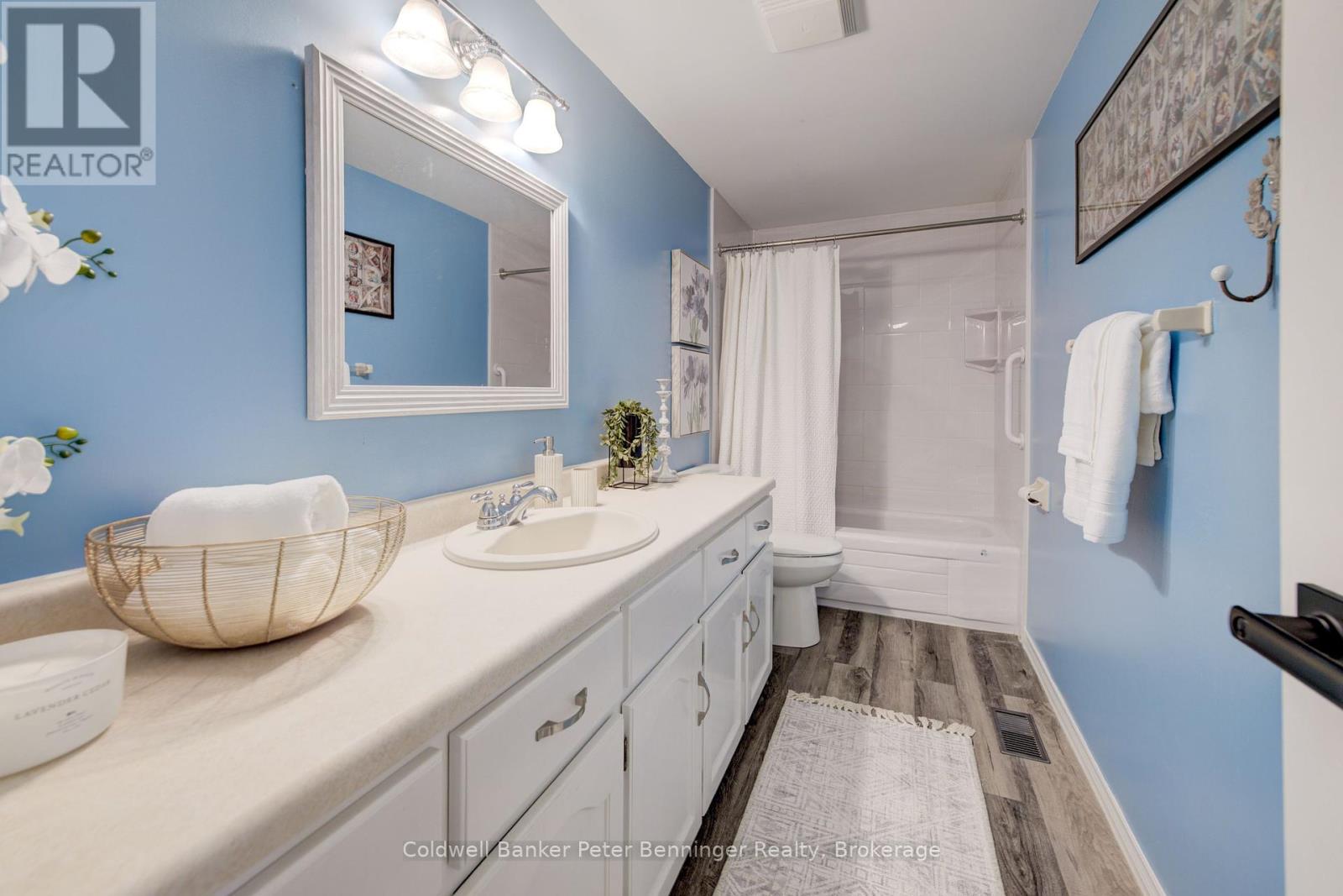 275 Canterbury Drive, Waterloo, Ontario  N2K 3C4 - Photo 33 - X12092725