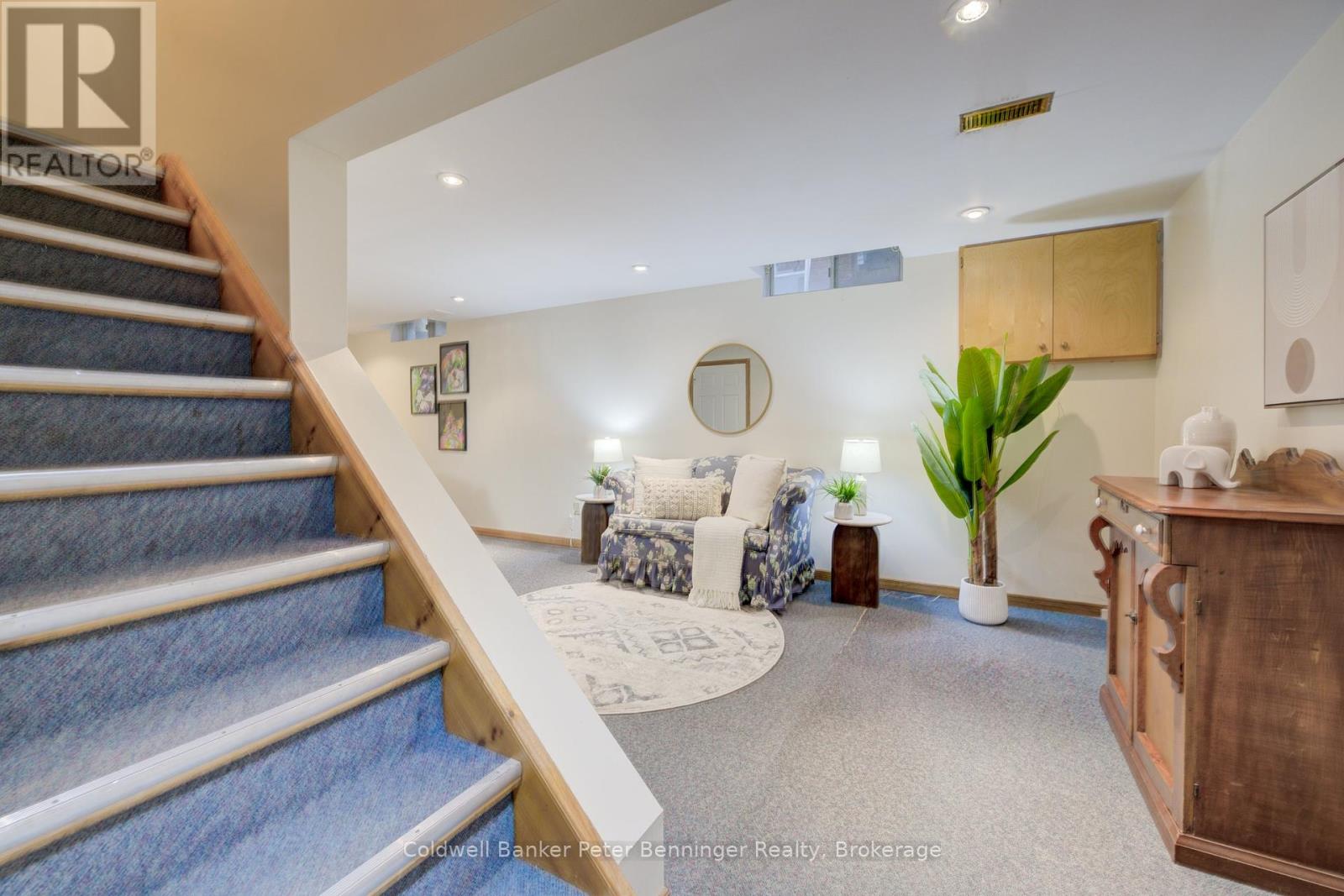 275 Canterbury Drive, Waterloo, Ontario  N2K 3C4 - Photo 34 - X12092725
