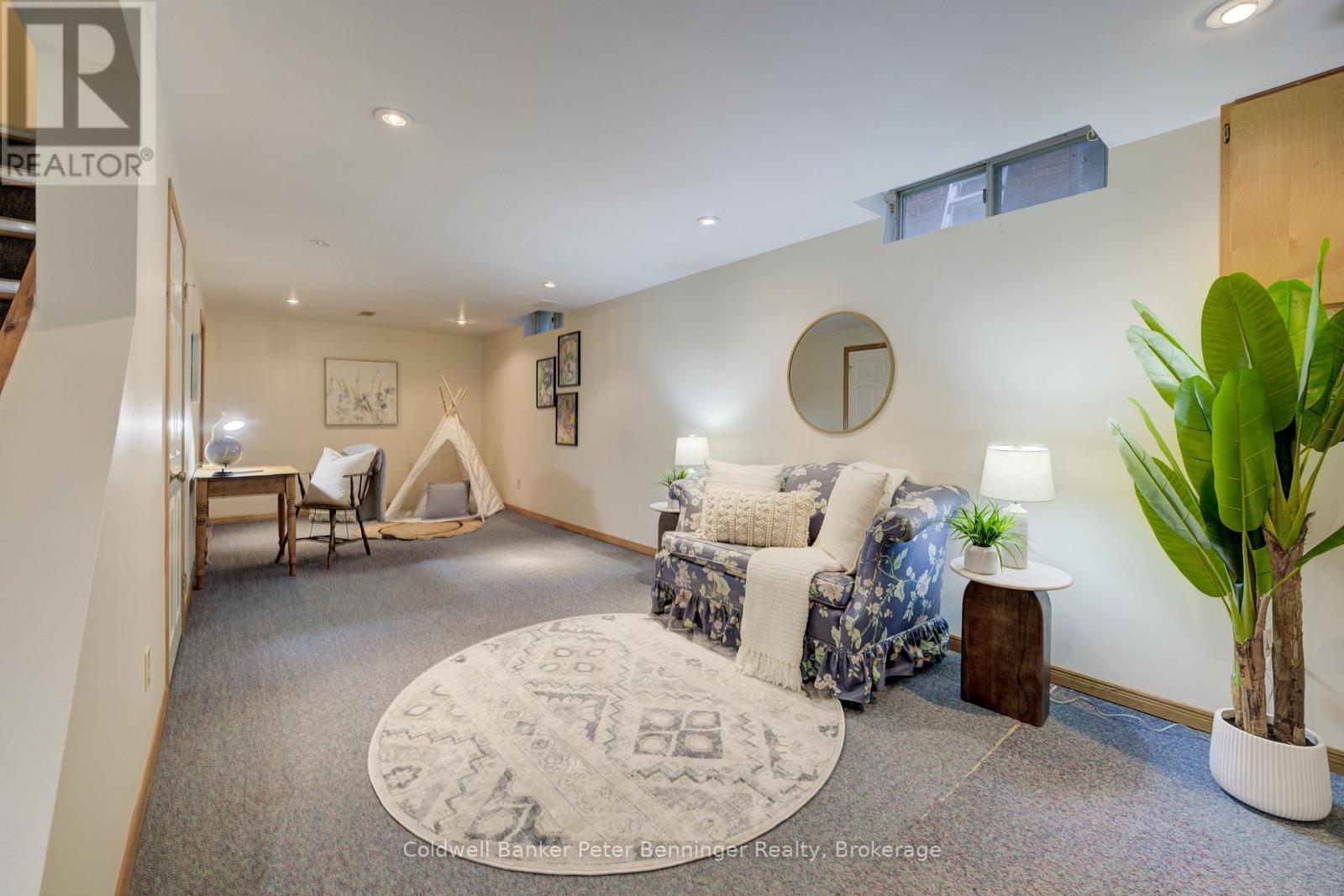 275 Canterbury Drive, Waterloo, Ontario  N2K 3C4 - Photo 35 - X12092725