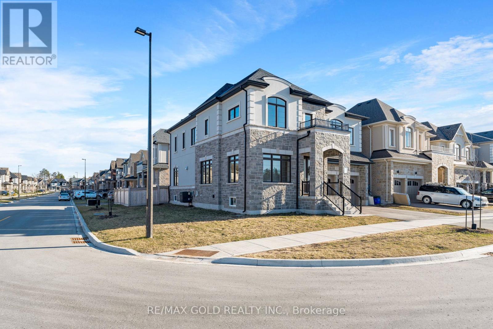 Property at 325 DANNY WHEELER BOULEVARD image 4