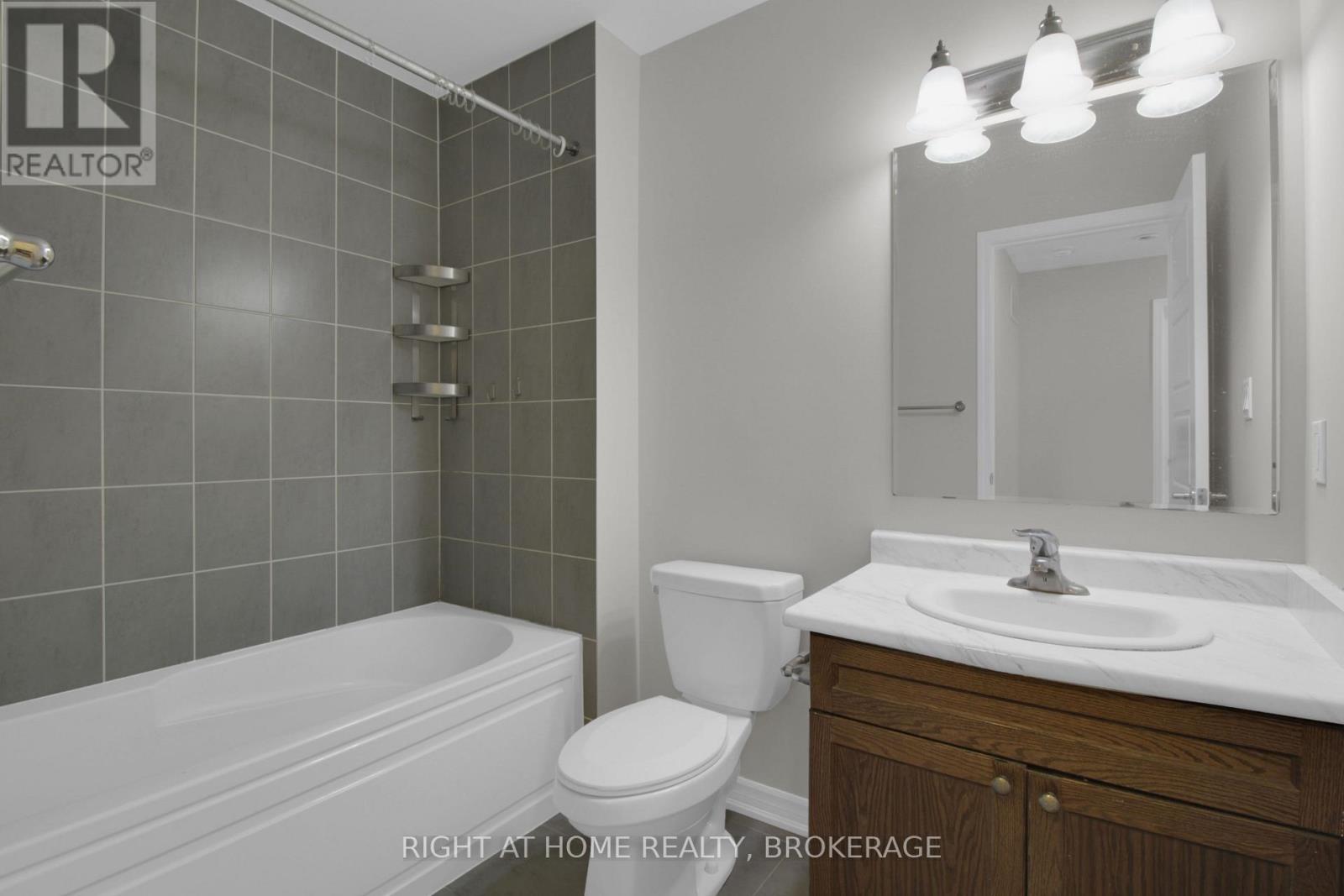 918 Apple Hill Lane, Kitchener, Ontario  N2R 0L7 - Photo 22 - X12076129
