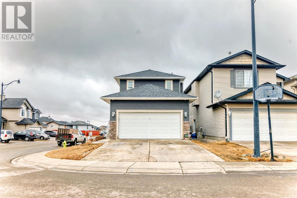 Property at 30 Taracove Way NE image 1