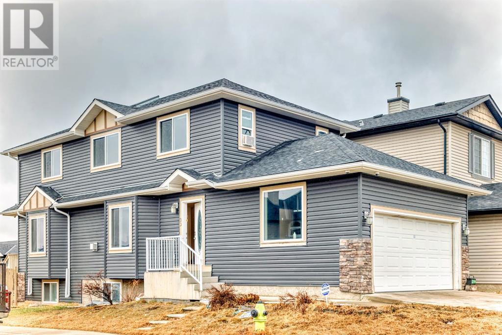 Property at 30 Taracove Way NE image 2
